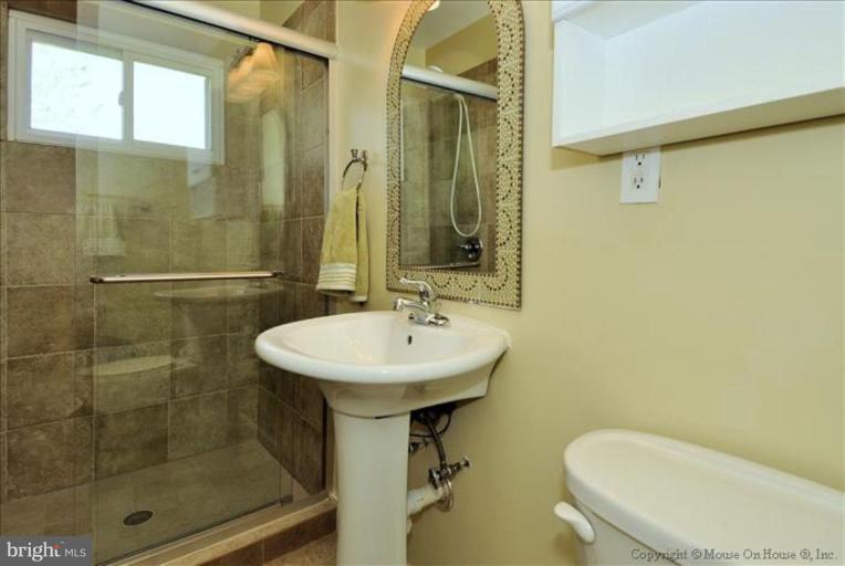 10004 Raynor Road Silver Spring, MD 20901 - Photo 14 of 29 Master Bath
