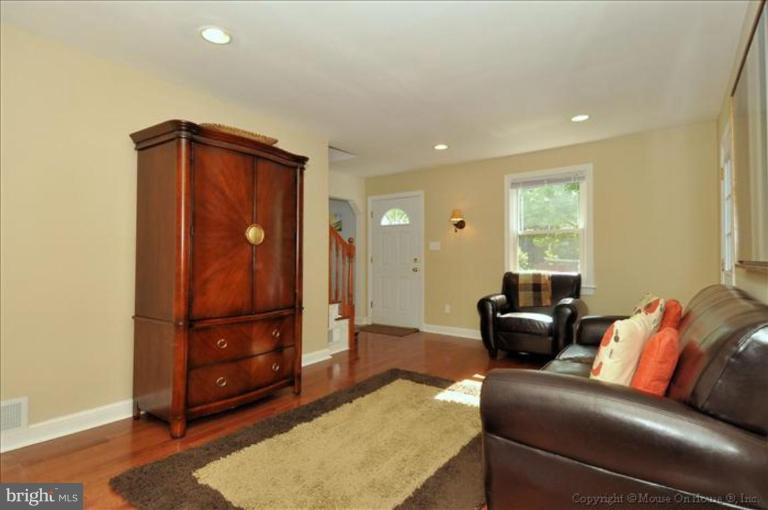 10004 Raynor Road Silver Spring, MD 20901 - Photo 7 of 29 Living Room #2