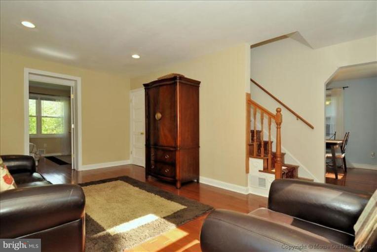 10004 Raynor Road Silver Spring, MD 20901 - Photo 8 of 29 Living Room #3