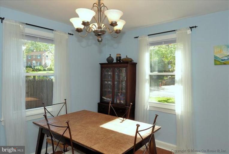 10004 Raynor Road Silver Spring, MD 20901 - Photo 10 of 29 Dining Room