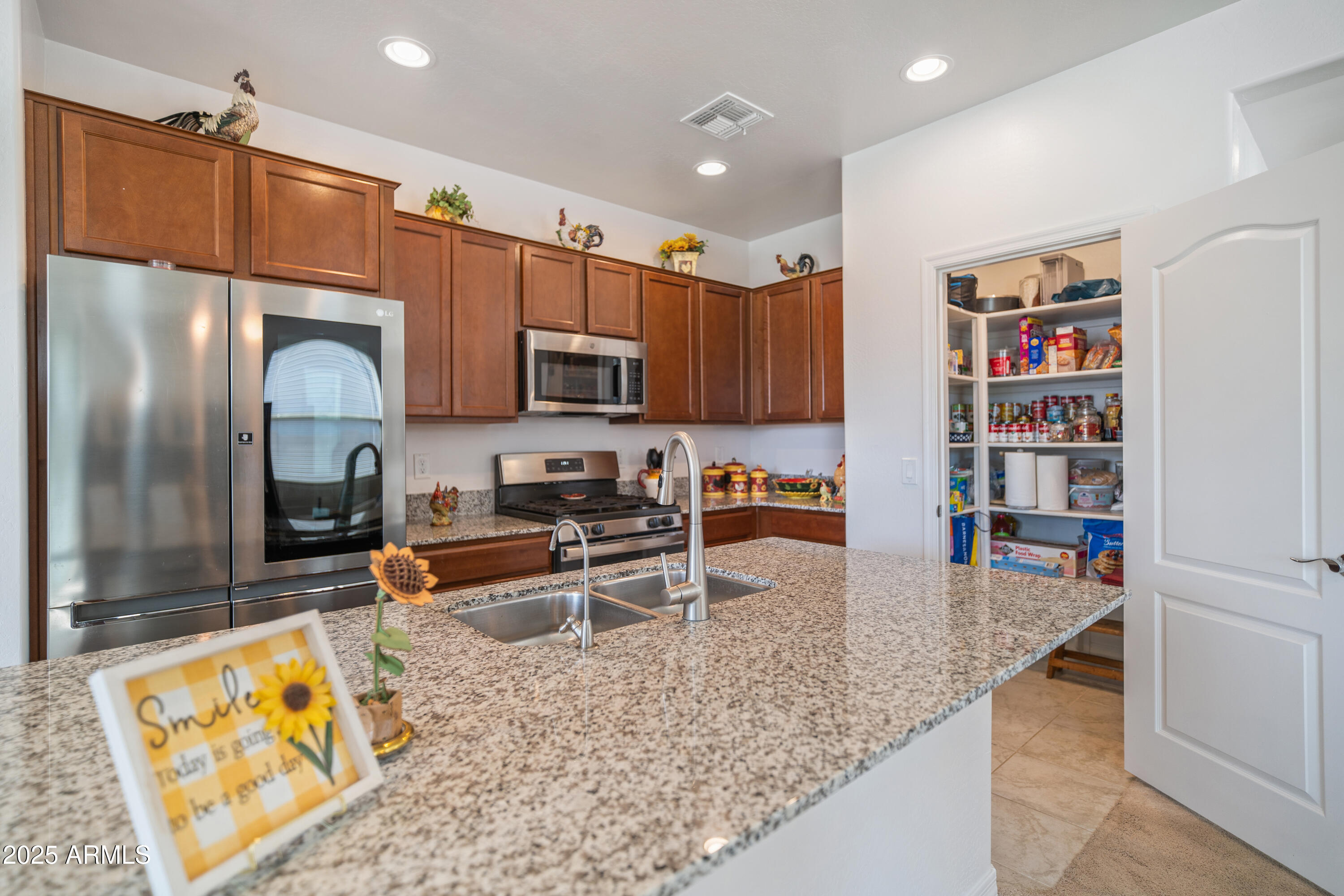 17965 West Amber Ridge Way Goodyear, AZ 85338 - Photo 6 of 50 DSC04740