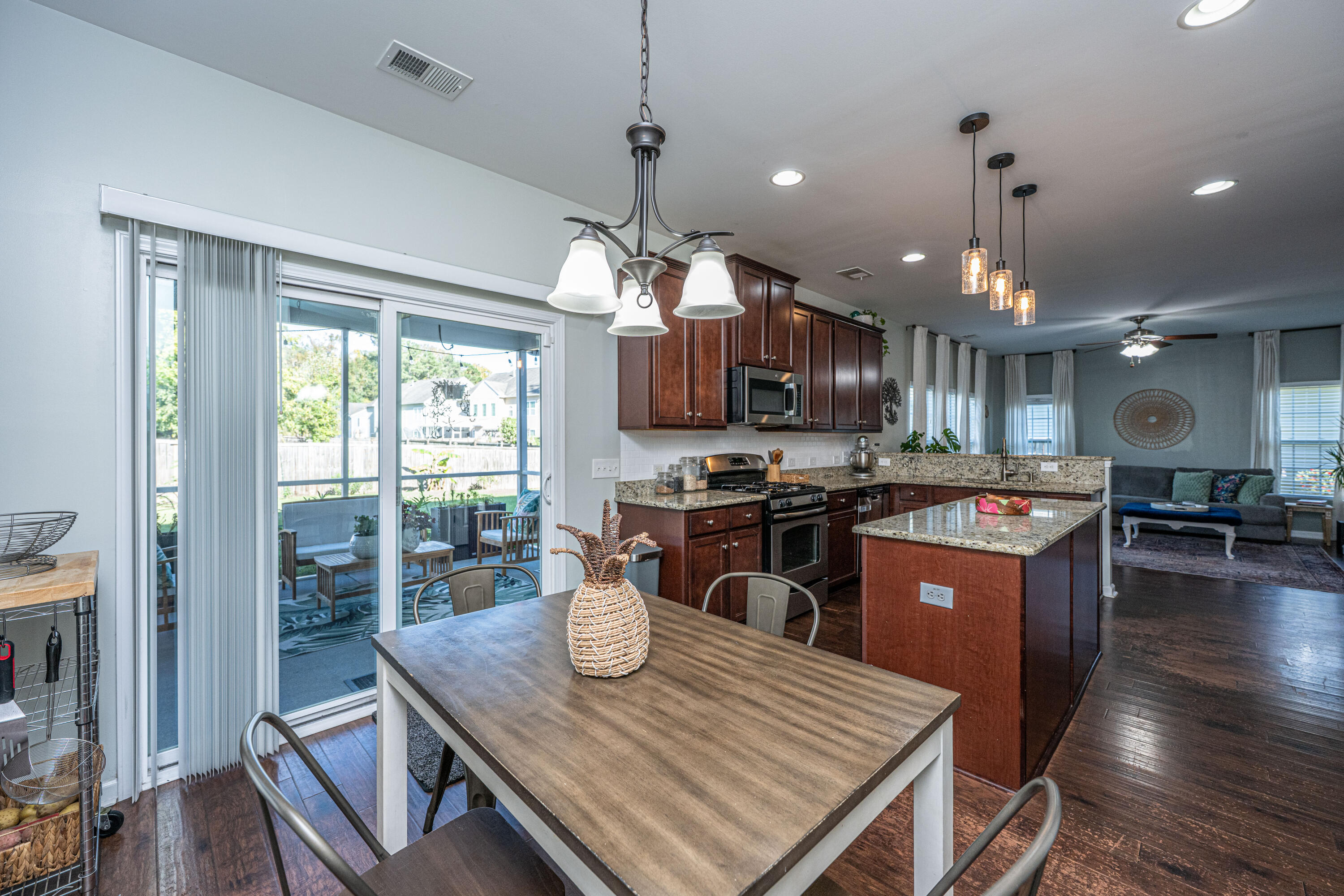 8518 Marsh Overlook North Charleston, SC 29420 - Photo 13 of 31 8518MarshOverlook022