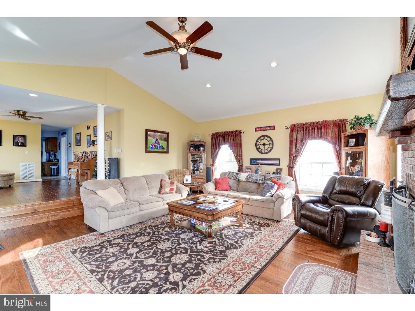 157 Bridgeton Road Elmer, NJ 08318 - Photo 13 of 25 Living Room