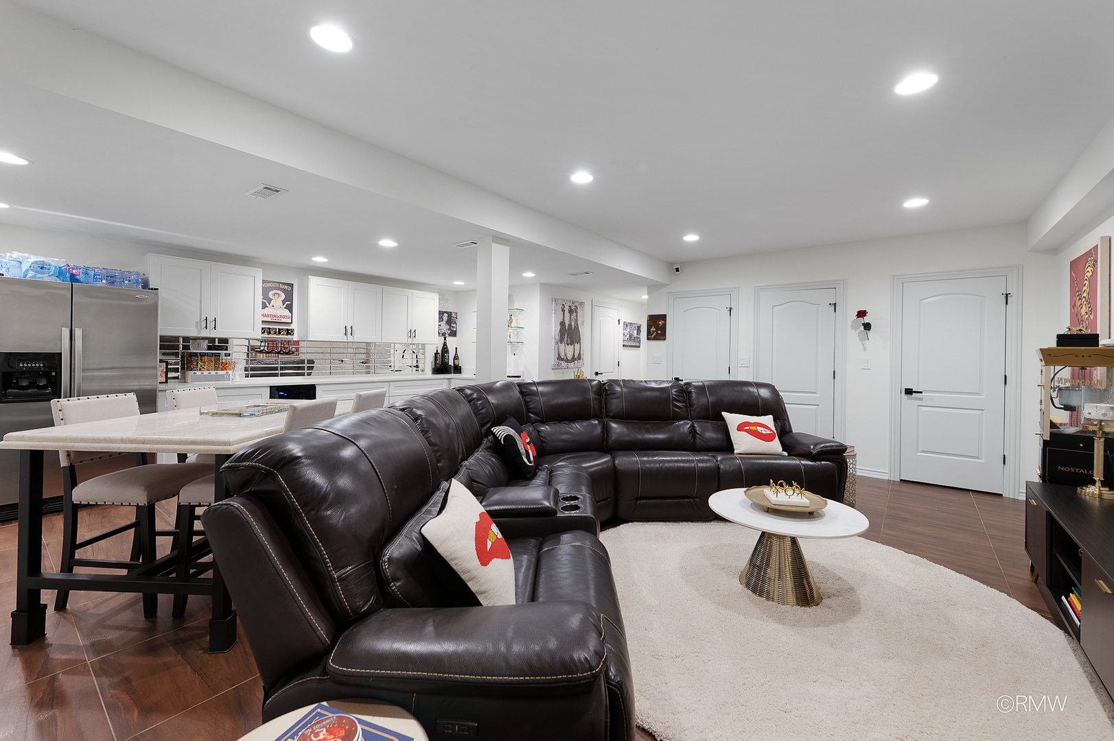 2459 Nicola Court Addison, IL 60101 - Photo 22 of 35 a living room with furniture and a table