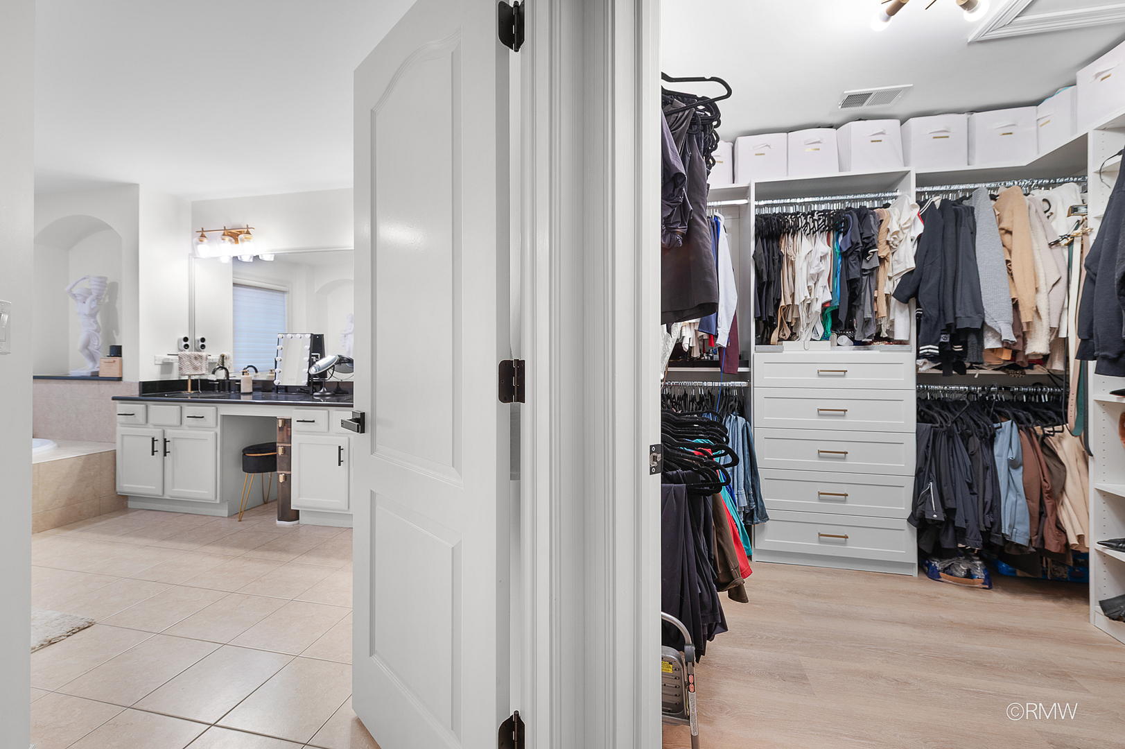 2459 Nicola Court Addison, IL 60101 - Photo 27 of 35 a view of a walk in closet