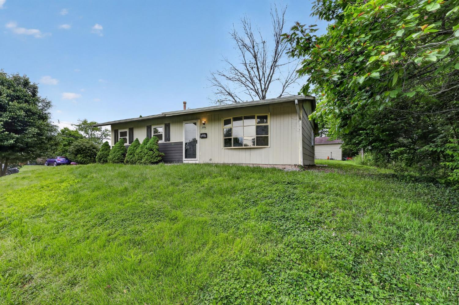 2584 Wenning Road Cincinnati, OH 45231 - Photo 2 of 31