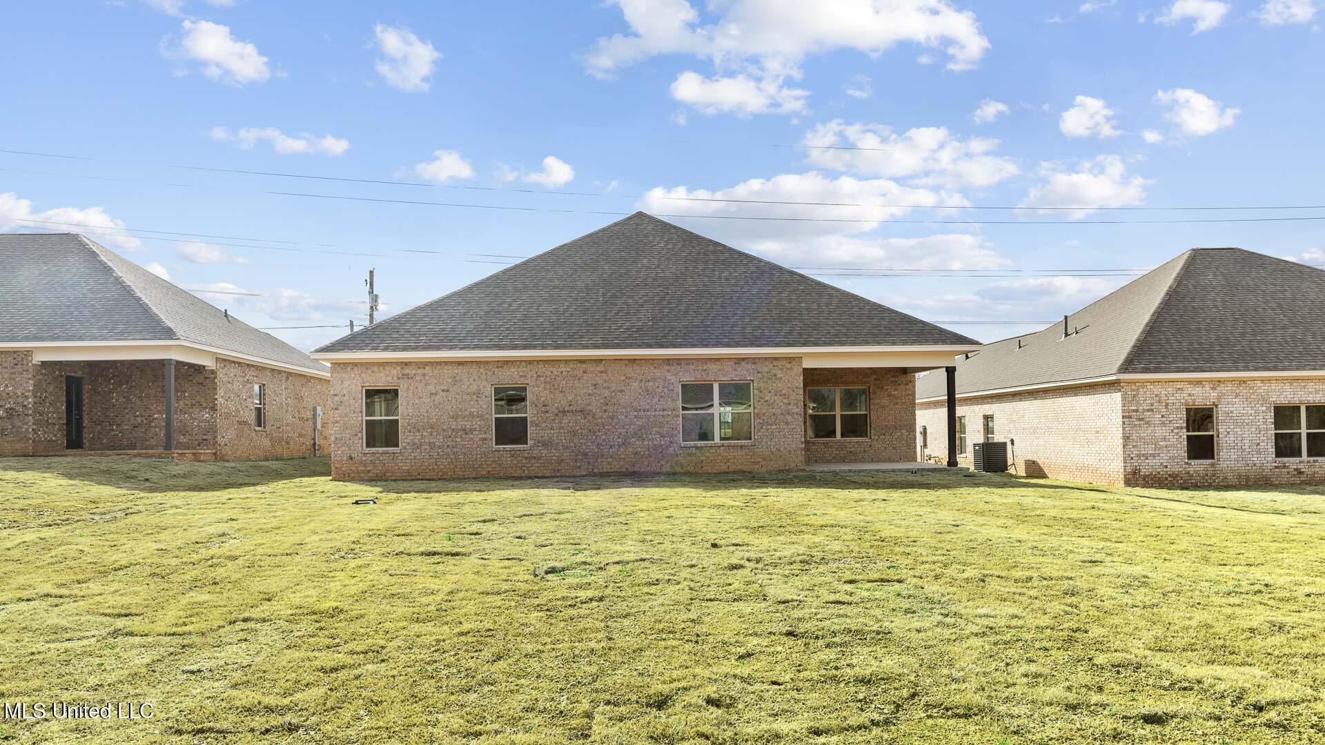 332 Carr Farms Road Ridgeland, MS 39157 - Photo 33 of 34 MS_Jackson_Ridgeland_Carr-Farms_Dylan_C4