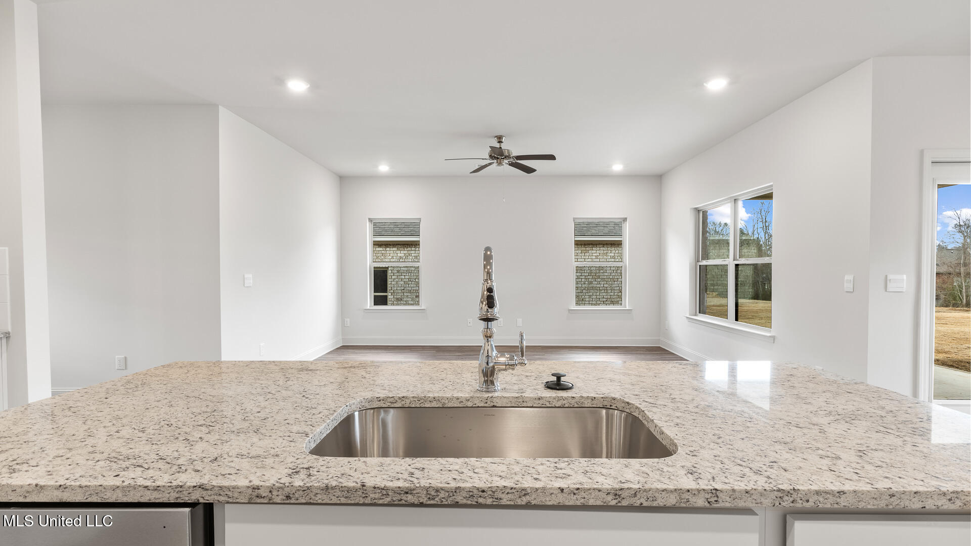 332 Carr Farms Road Ridgeland, MS 39157 - Photo 7 of 34 MS_Jackson_Ridgeland_Carr-Farms_Dylan_C4