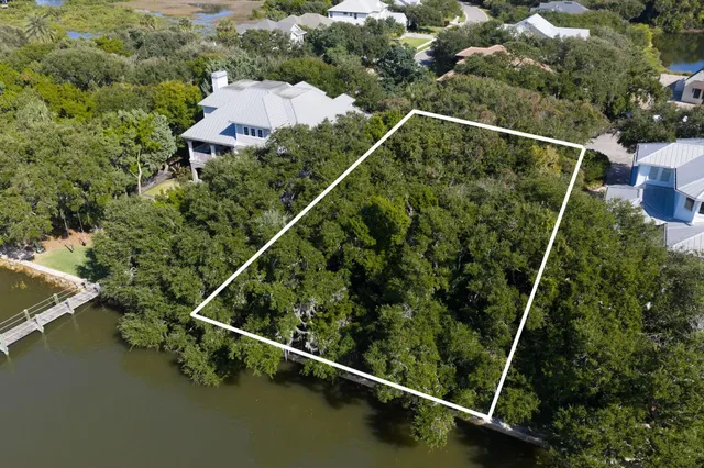 a view of a tennis court