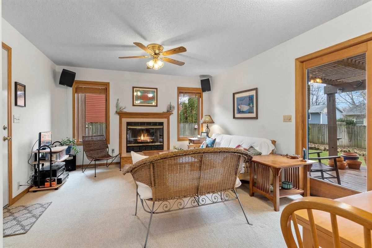 630 Pine Ridge Road Coralville, IA 52241 - Photo 6 of 40 Gallery Image 6