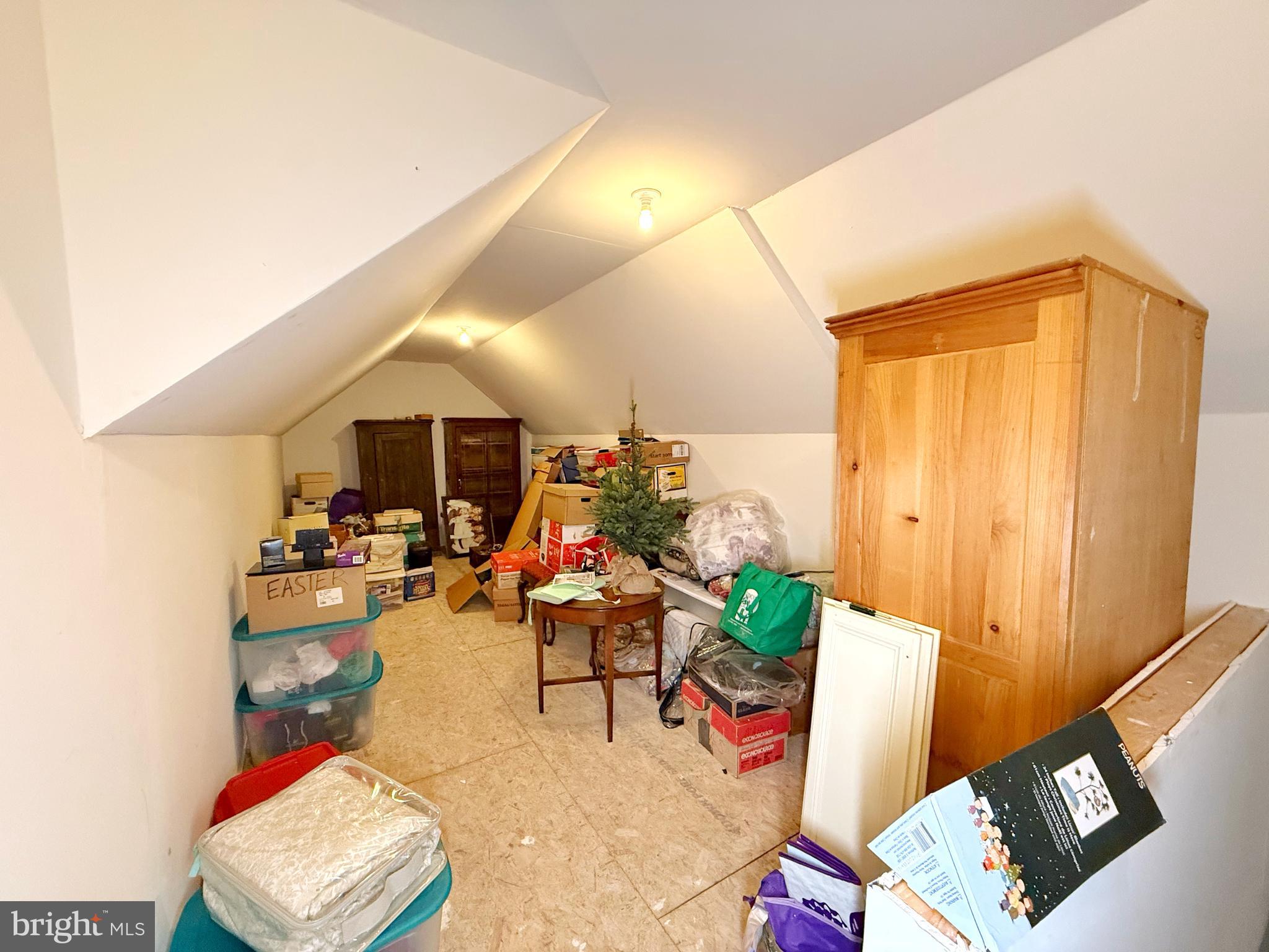 140 Weatherby Lane Glassboro, NJ 08028 - Photo 82 of 85 a living room with furniture and a window