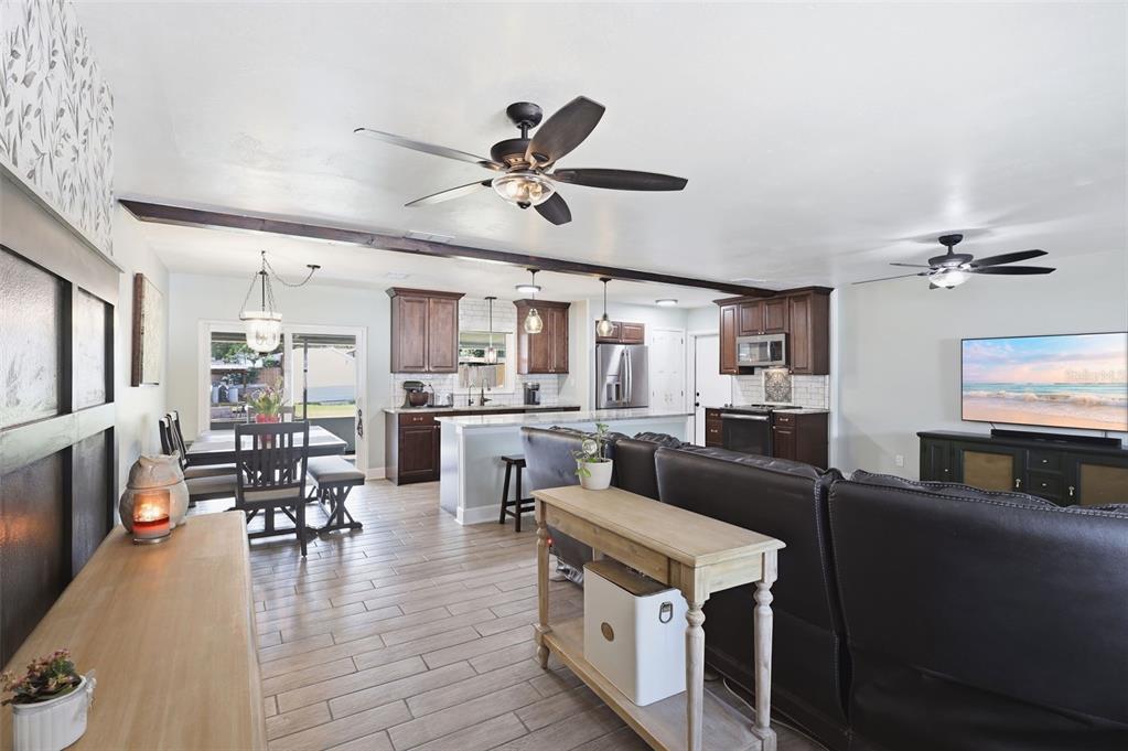 135 Caracas Road DeBary, FL 32713 - Photo 3 of 25