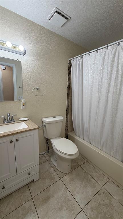 655 Murphy Road Winter Springs, FL 32708 - Photo 14 of 20 a bathroom with a toilet sink and shower