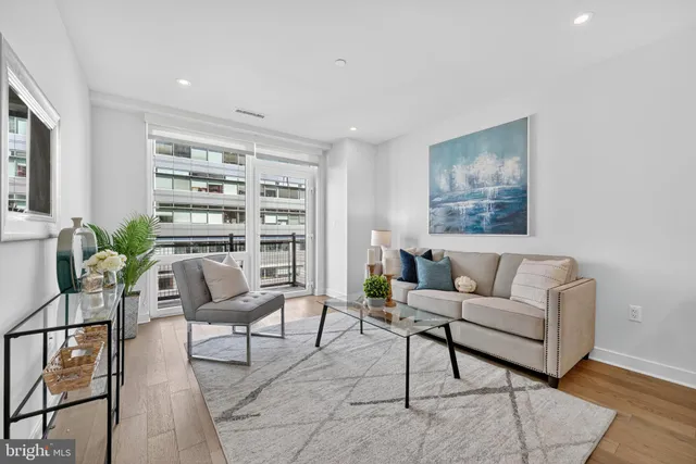 $2,850 | 37 L Street Southeast, Unit A701, Washington, DC 20003