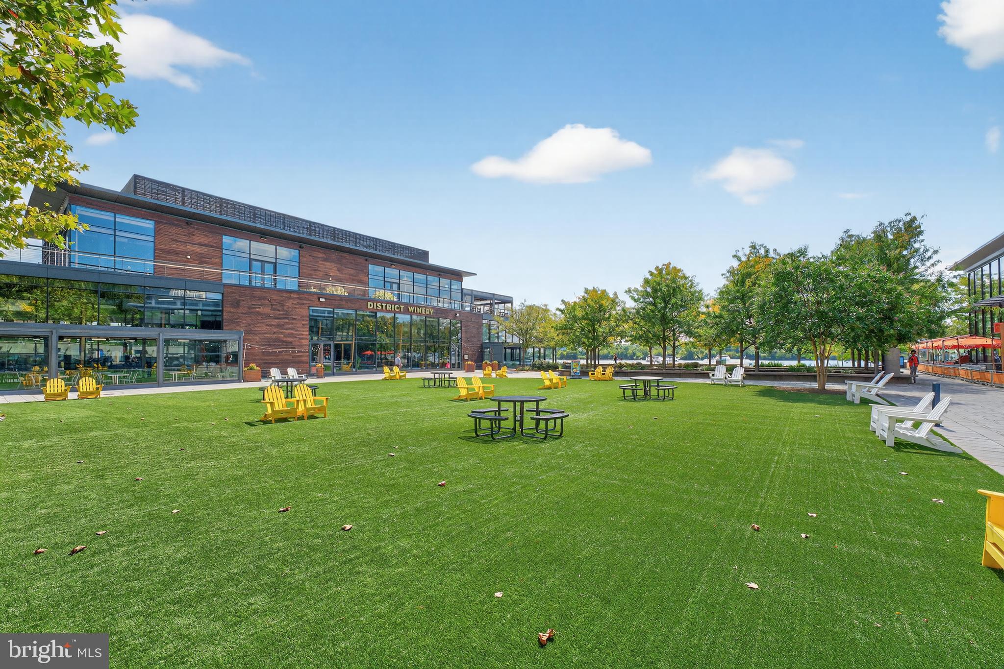 37 L Street Southeast, Unit A701 Washington, DC 20003 - Photo 33 of 45 a view of a child park