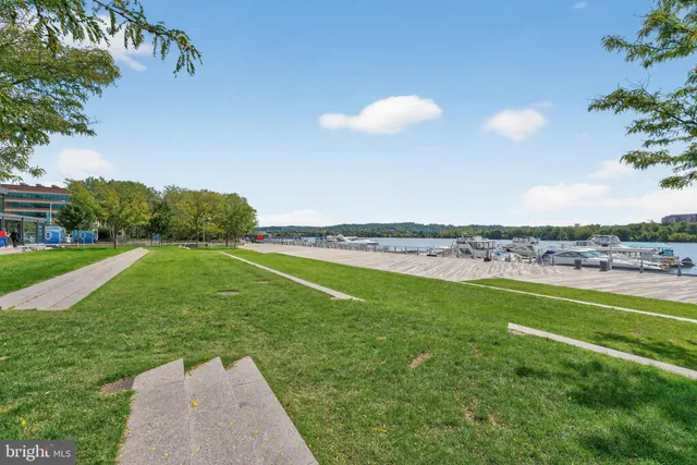 $2,850 | 37 L Street Southeast, Unit A701, Washington, DC 20003