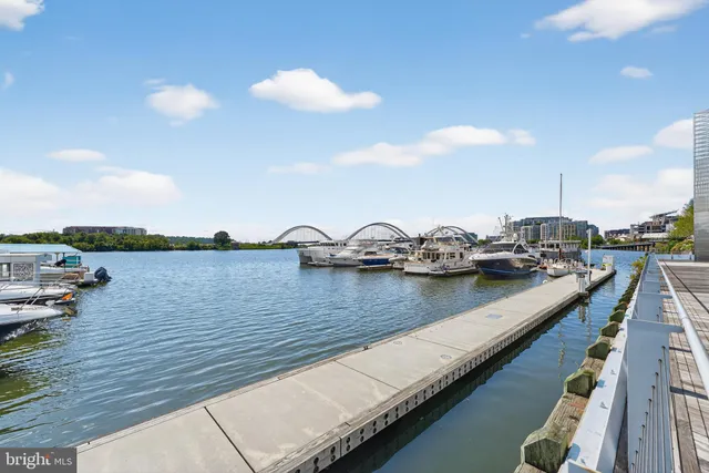 $2,850 | 37 L Street Southeast, Unit A701, Washington, DC 20003