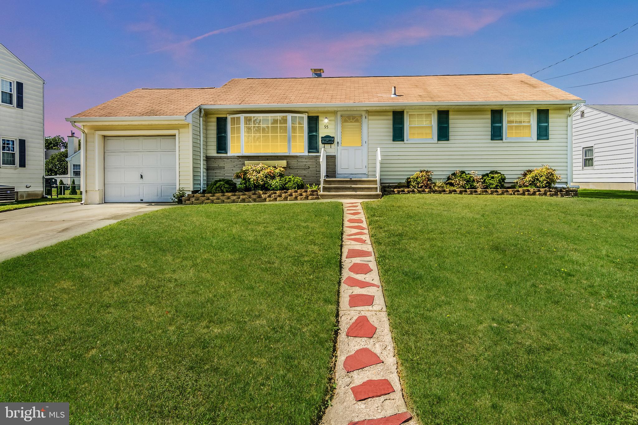 95 Hempstead Road Hamilton, NJ 08610 - Photo 2 of 25