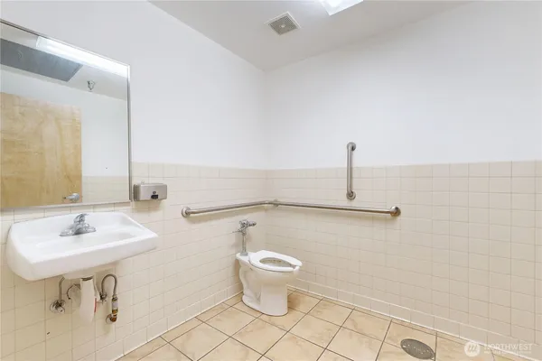 $4,800 | 1605 Southeast Meadowbrook Street, Unit 1, College Place, WA 99324