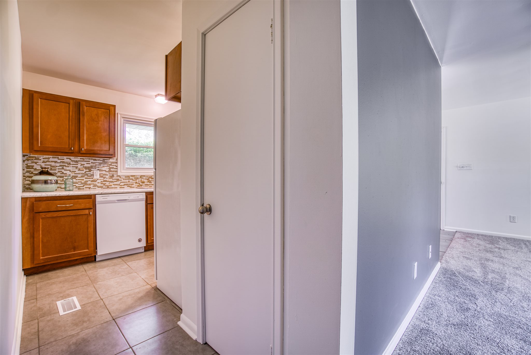 6525 Old State Road Evansville, IN 47710 - Photo 8 of 31 Gallery Image 8