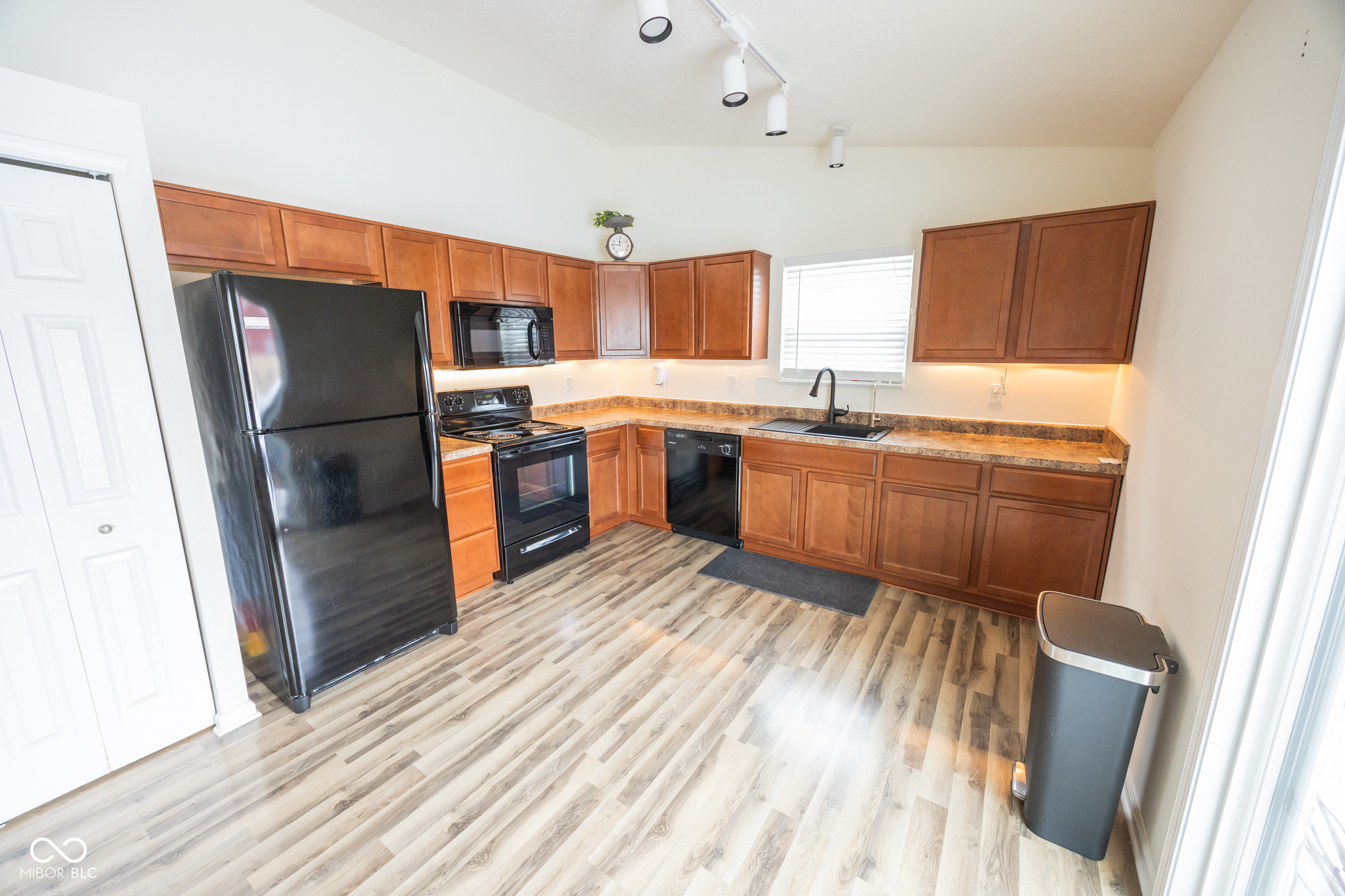 1212 Crabapple Road Franklin, IN 46131 - Photo 6 of 28