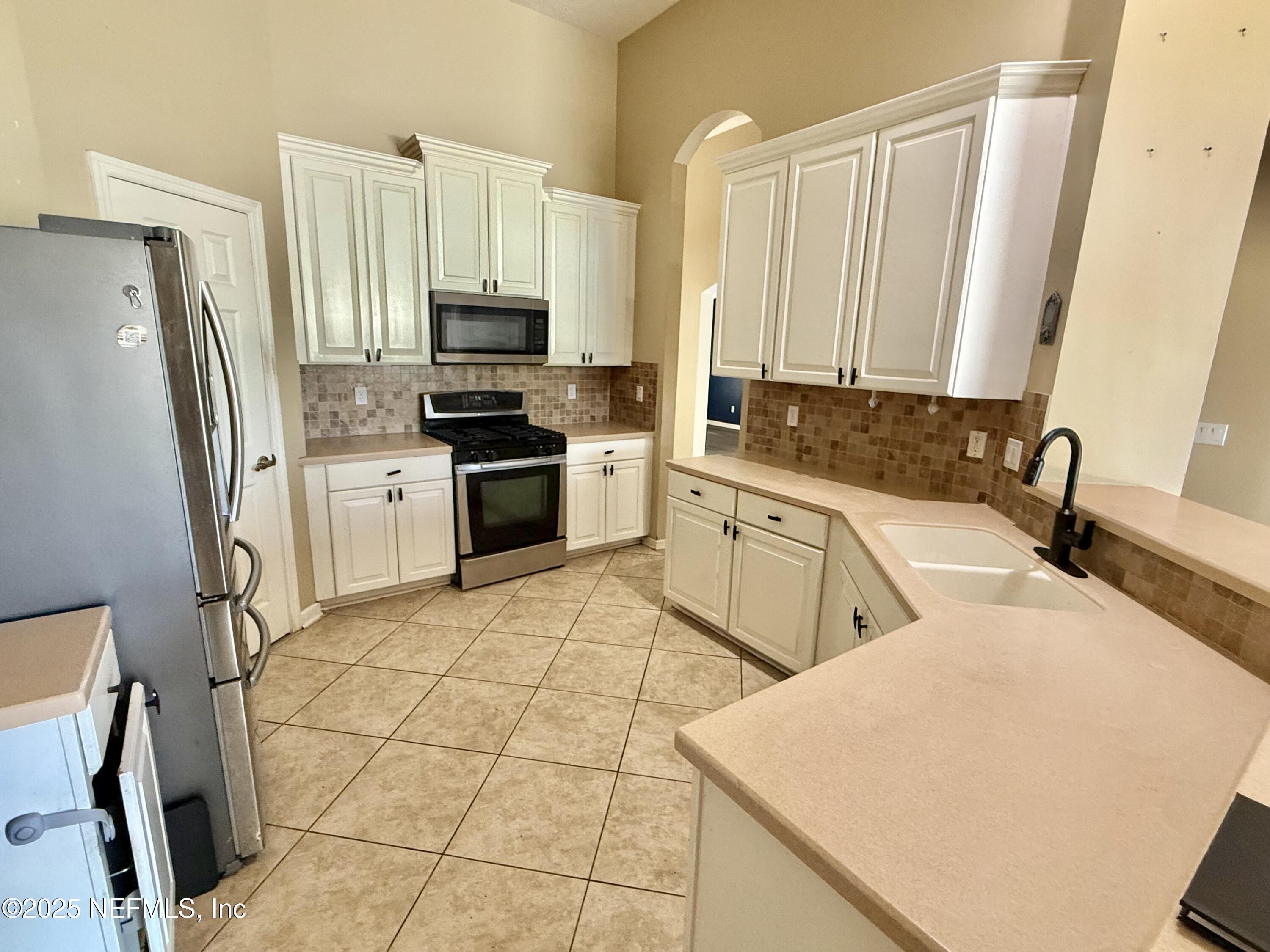 14359 Millhopper Road Jacksonville, FL 32258 - Photo 4 of 28 IMG_4188