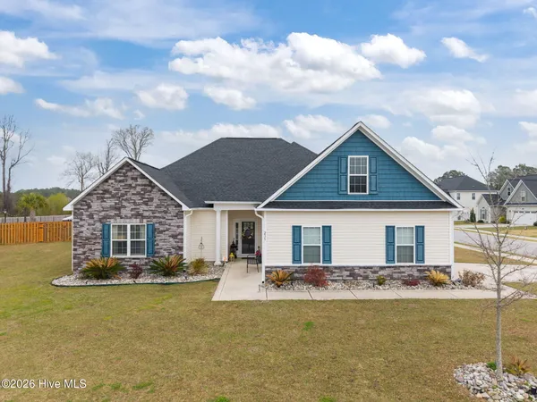 $525,000 | 215 Knightheads Drive, Swansboro, NC 28584