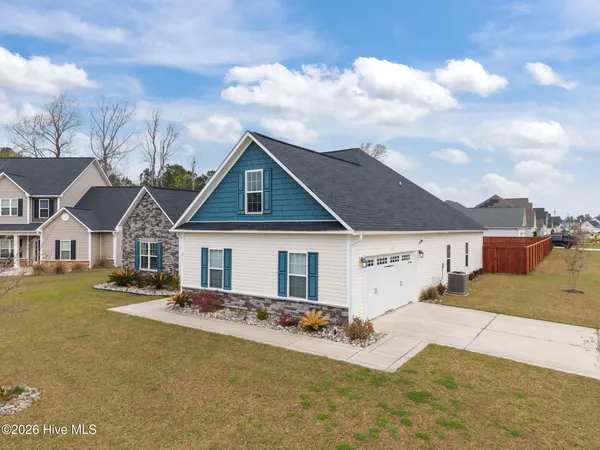 $525,000 | 215 Knightheads Drive, Swansboro, NC 28584