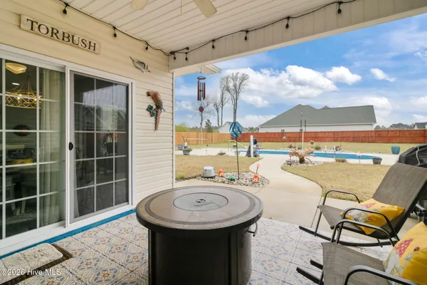 $525,000 | 215 Knightheads Drive, Swansboro, NC 28584