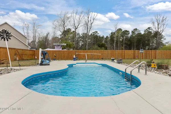 $525,000 | 215 Knightheads Drive, Swansboro, NC 28584