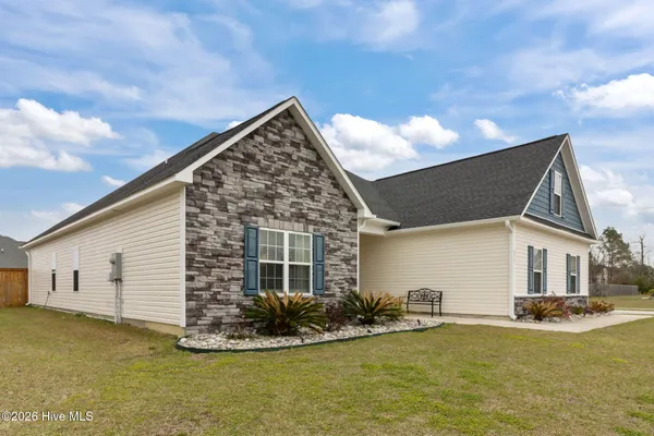 $525,000 | 215 Knightheads Drive, Swansboro, NC 28584