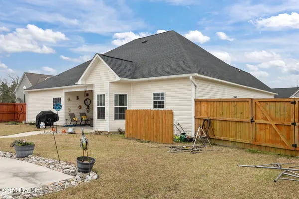 $525,000 | 215 Knightheads Drive, Swansboro, NC 28584