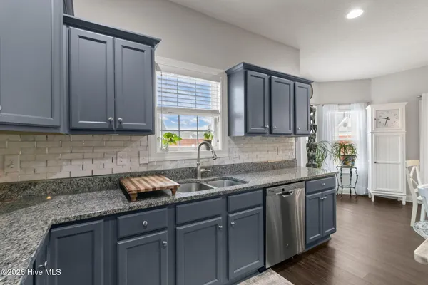 $525,000 | 215 Knightheads Drive, Swansboro, NC 28584