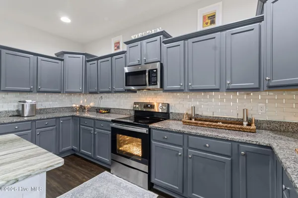 $525,000 | 215 Knightheads Drive, Swansboro, NC 28584