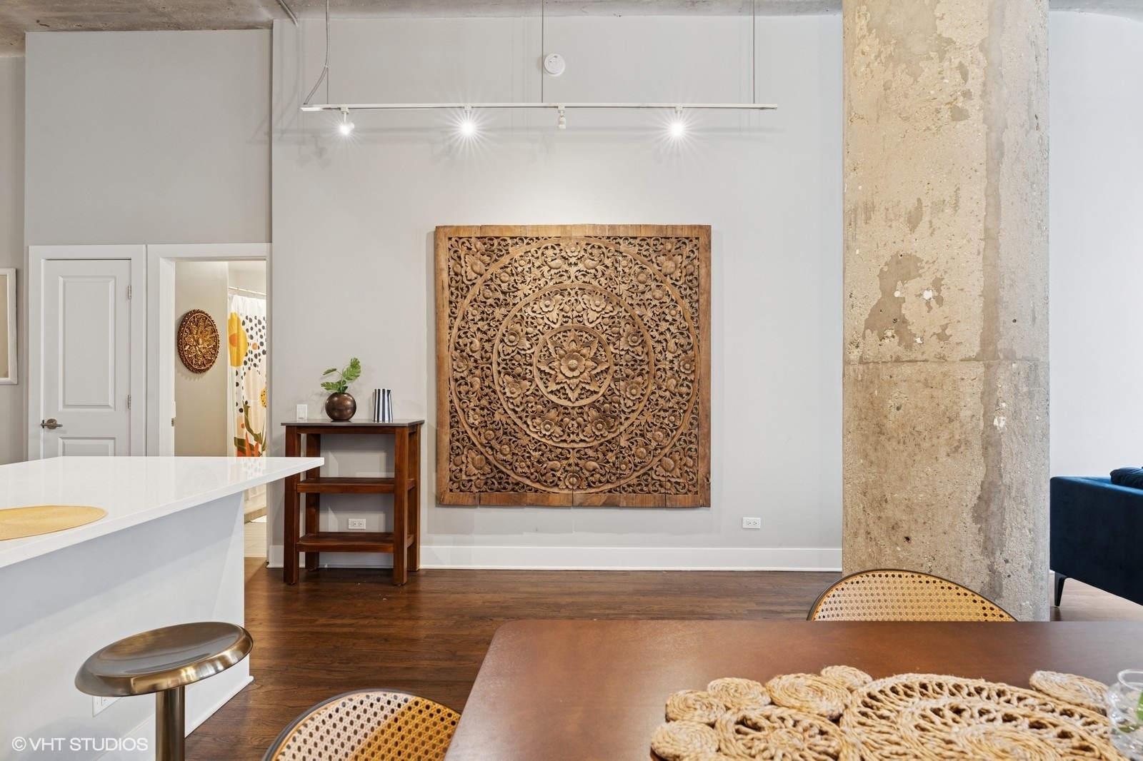 17 North Loomis Street, Unit 1C Chicago, IL 60607 - Photo 11 of 24 a bathroom with a bathtub and a shower