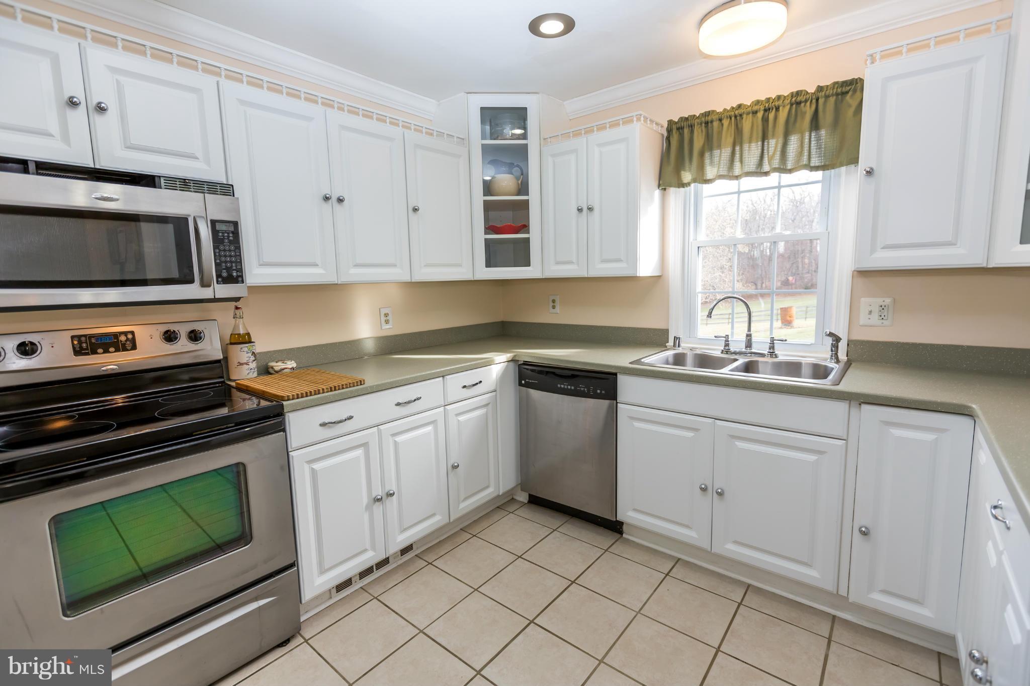 2605 Florence Road Mount Airy, MD 21771 - Photo 10 of 30 Country Kitchen w/ SS appliances