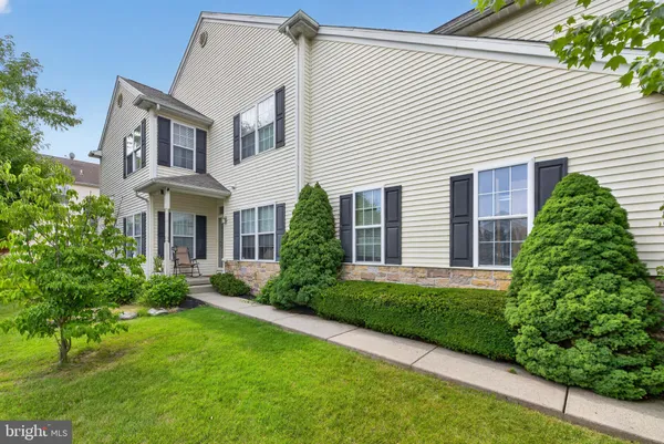 $409,500 | 142 Willow Drive, Easton, PA 18045
