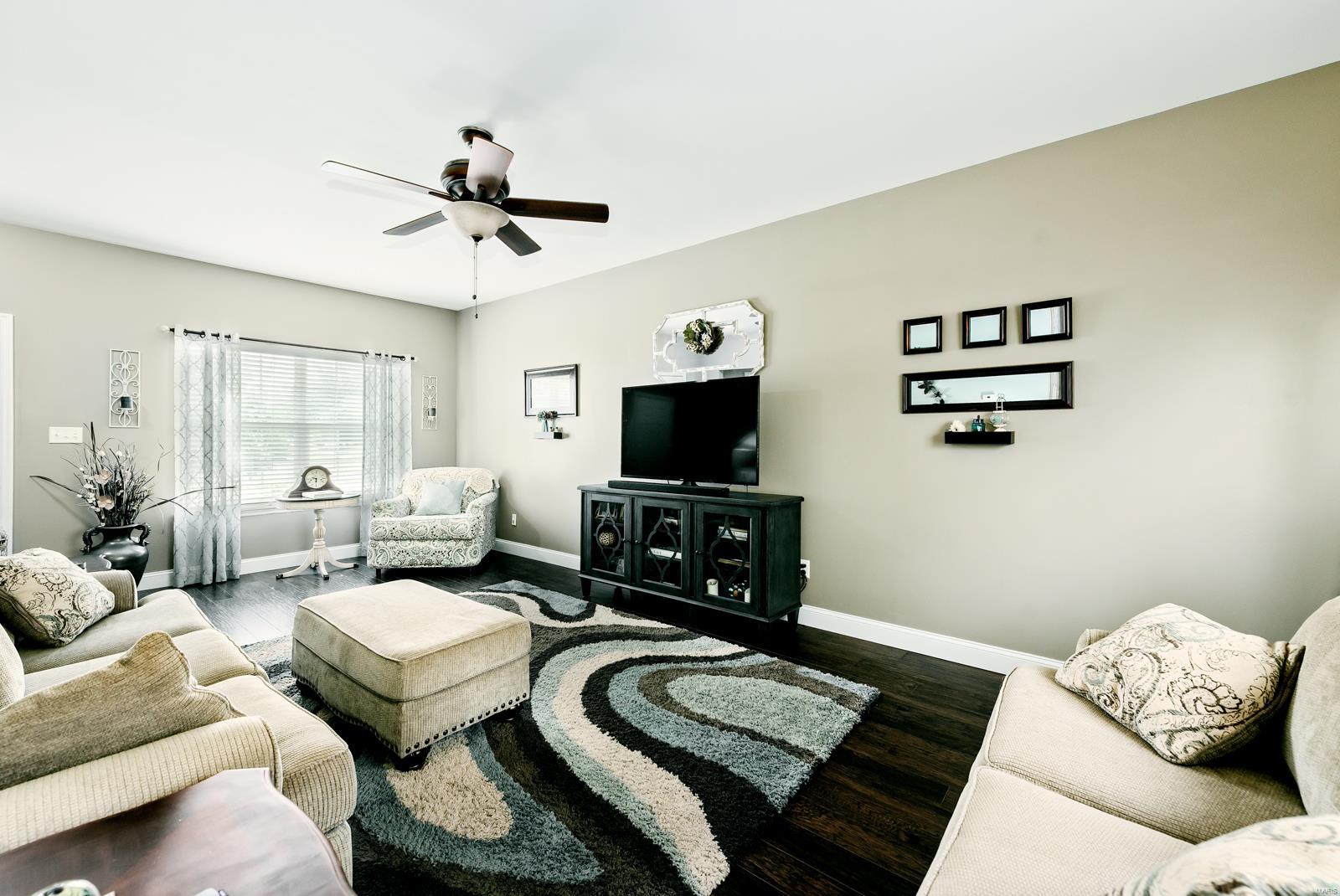 512 Springhurst Parkway O'Fallon, MO 63368 - Photo 4 of 23 Gallery Image 4