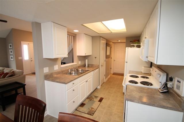 10015 Oak Trail Road Fort Wayne, IN 46825 - Photo 9 of 21