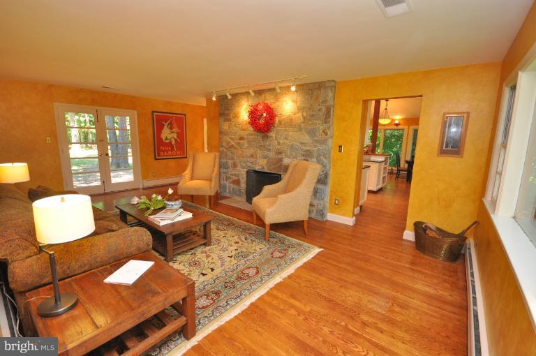 10725 Kinloch Road Silver Spring, MD 20903 - Photo 13 of 16 Living Room