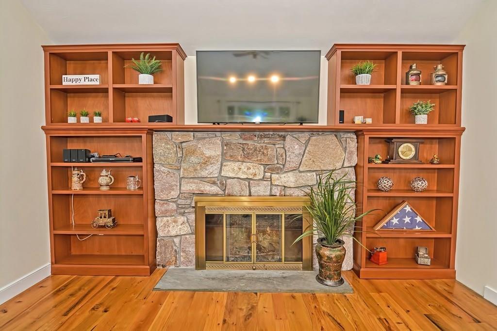 373 Spring Street Wrentham, MA 02093 - Photo 9 of 41 Gallery Image 9
