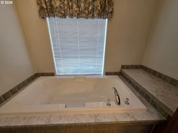 $399,000 | 624 Dufur Avenue, Maupin, OR 97037