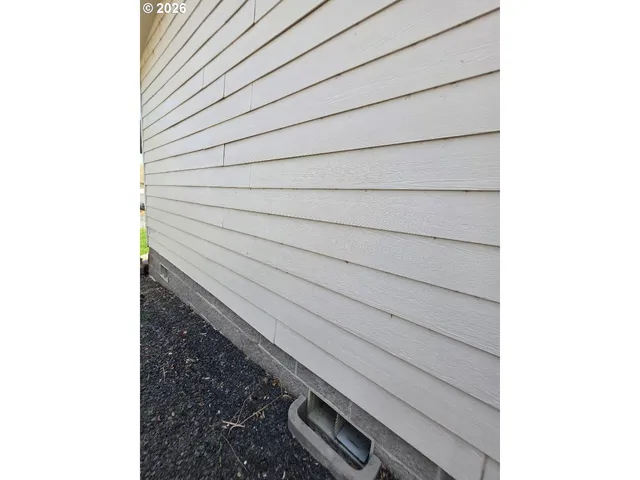 a view of a car in front of house