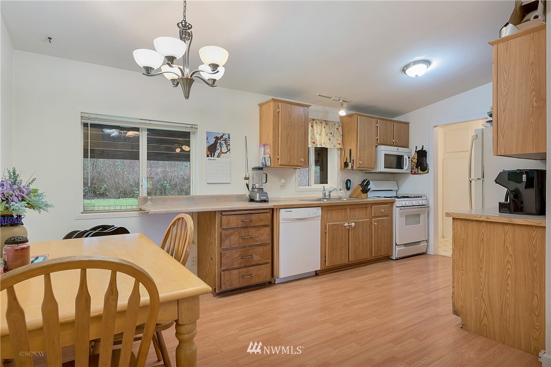 4165 Arnie Road Blaine, WA 98230 - Photo 9 of 22 Gallery Image 9