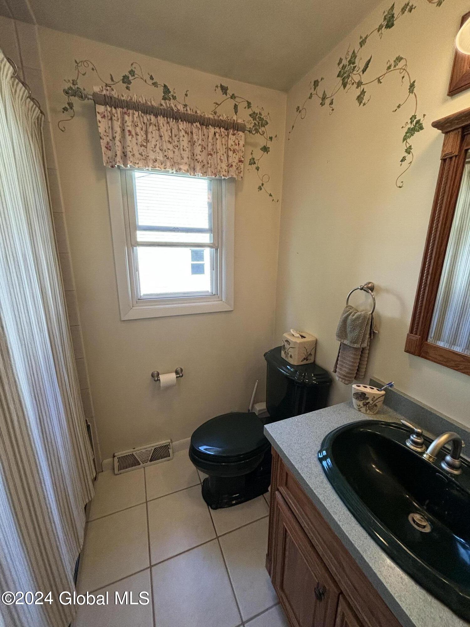 1 Compton Road Clifton Park, NY 12065 - Photo 14 of 34 IMG_1669