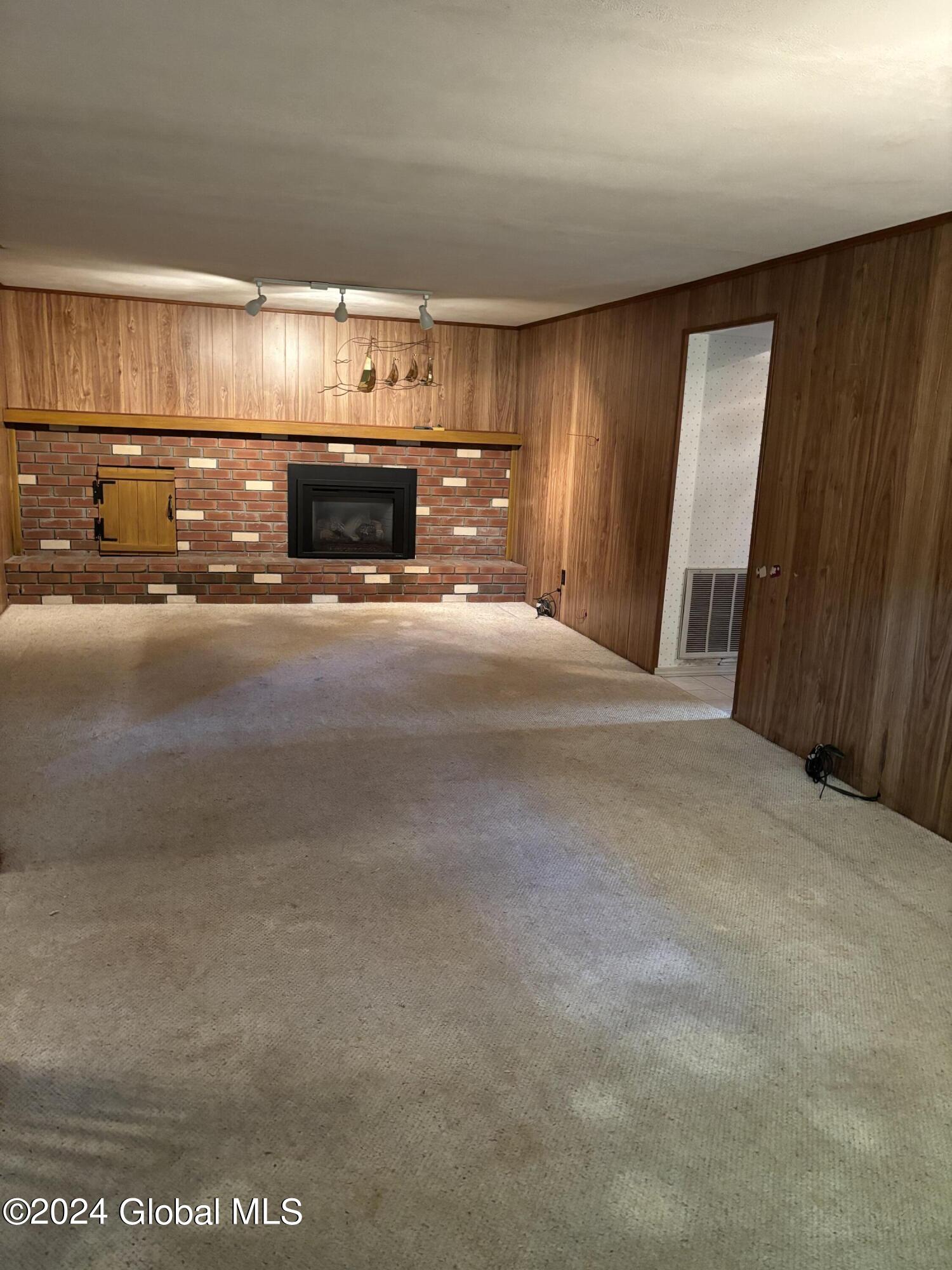 1 Compton Road Clifton Park, NY 12065 - Photo 31 of 34 IMG_1697