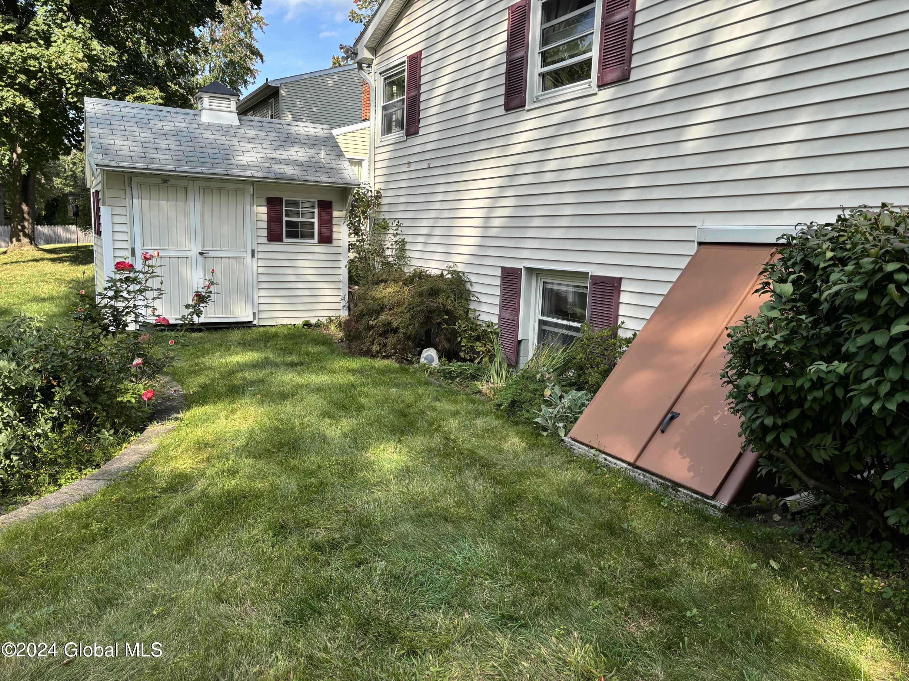 1 Compton Road Clifton Park, NY 12065 - Photo 4 of 34 IMG_1705