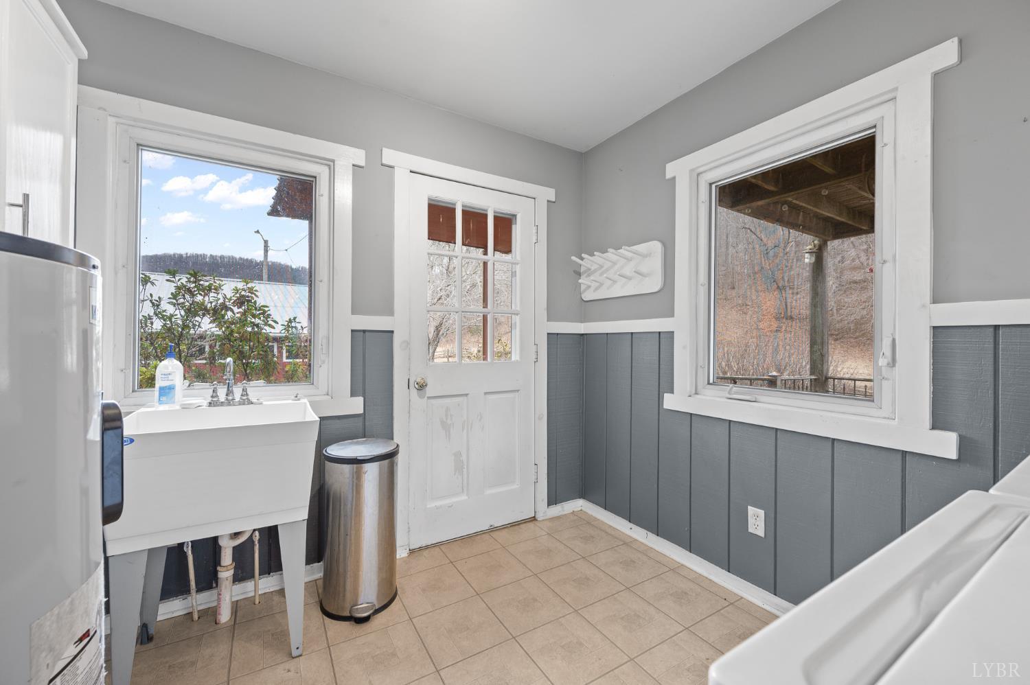 506 Peters Hollow Road Monroe, VA 24574 - Photo 11 of 49