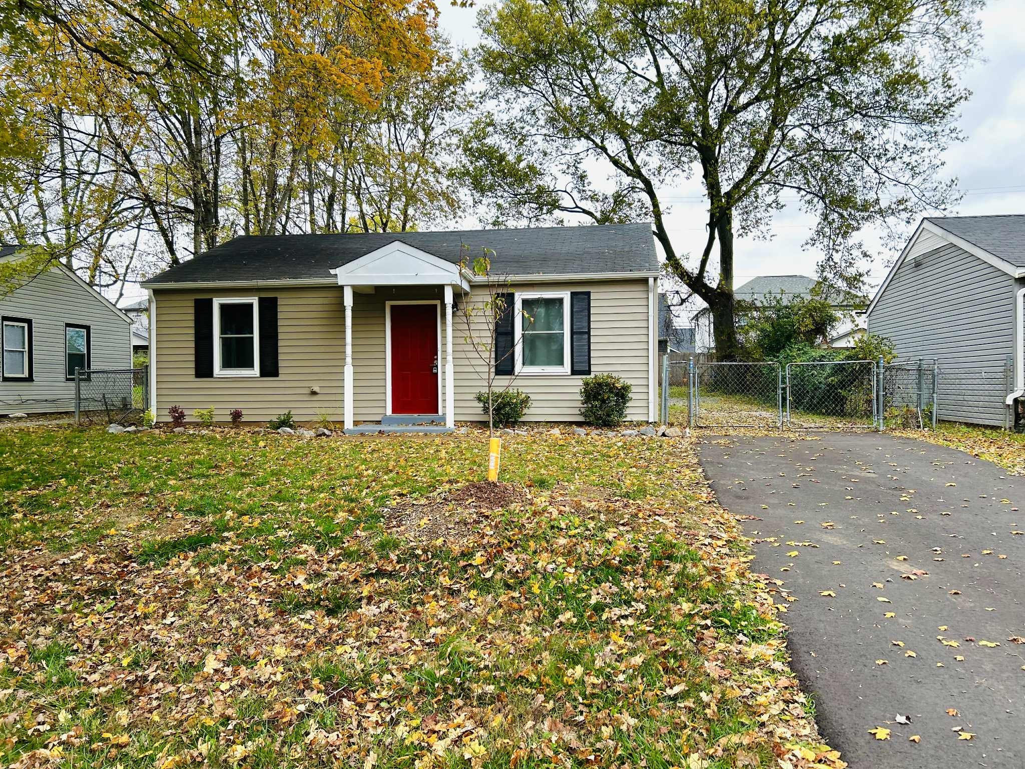 221 Burch Road Clarksville, TN 37042 - Photo 1 of 29 front view of a house with a yard