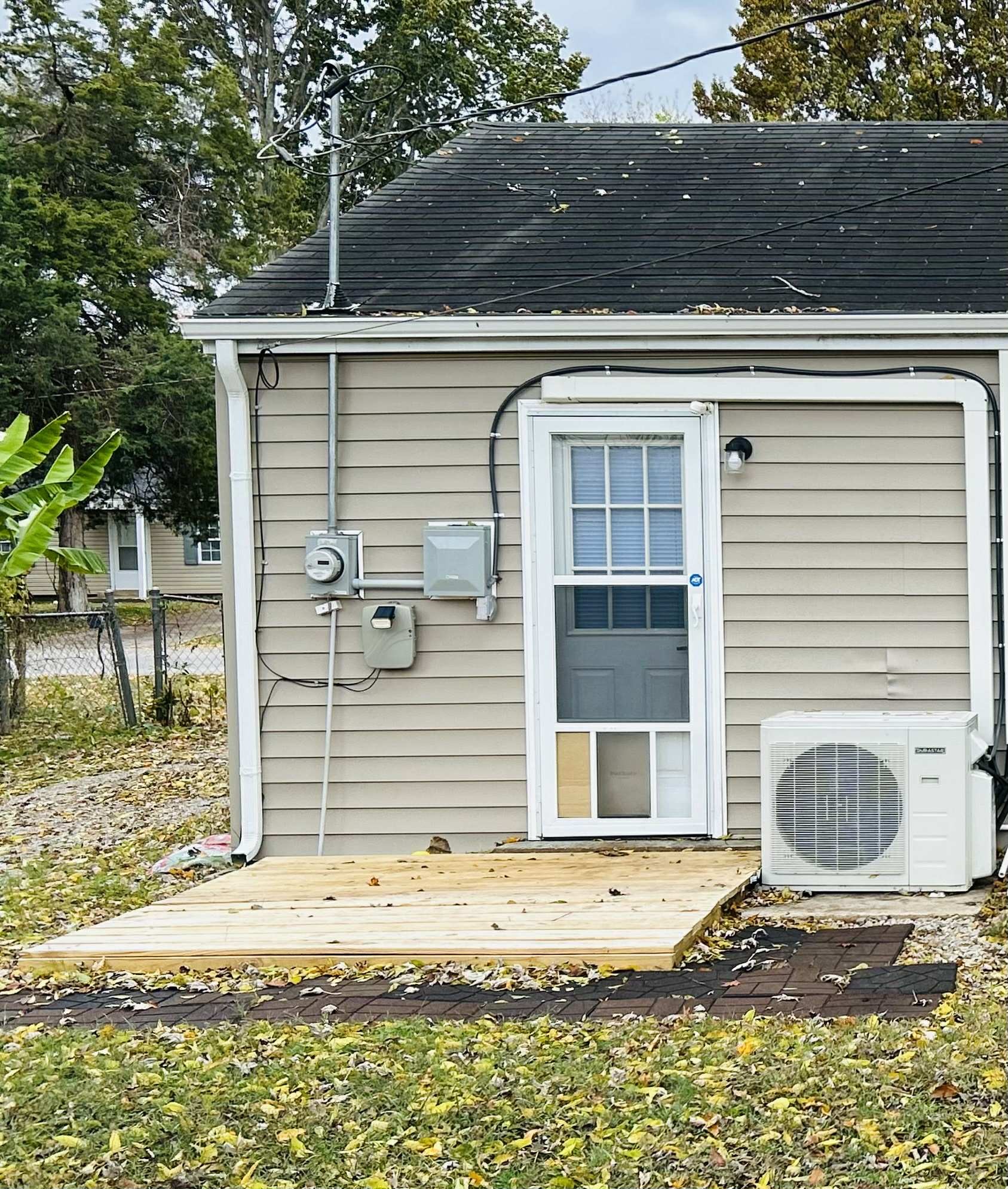 221 Burch Road Clarksville, TN 37042 - Photo 28 of 29 a front view of a house with a yard